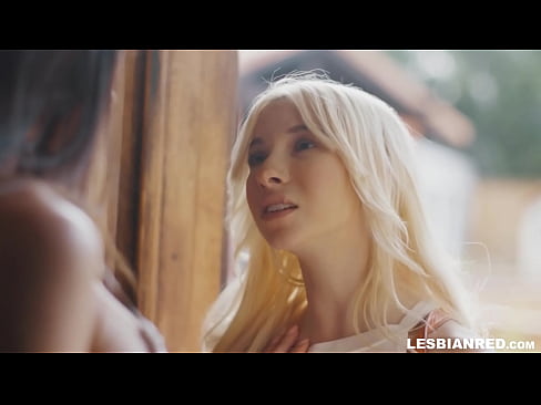 ❤️ Djevojka dolazi kući nekoliko mjeseci kasnije i na kraju jede mačkicu svoje maćehe ️❌ Analni video na hr.sexycamse.top ❌❤